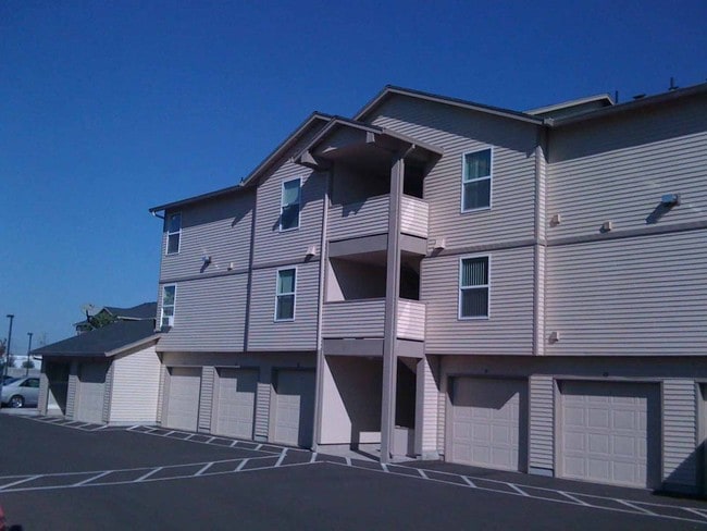Building Photo - Cascade Meadow