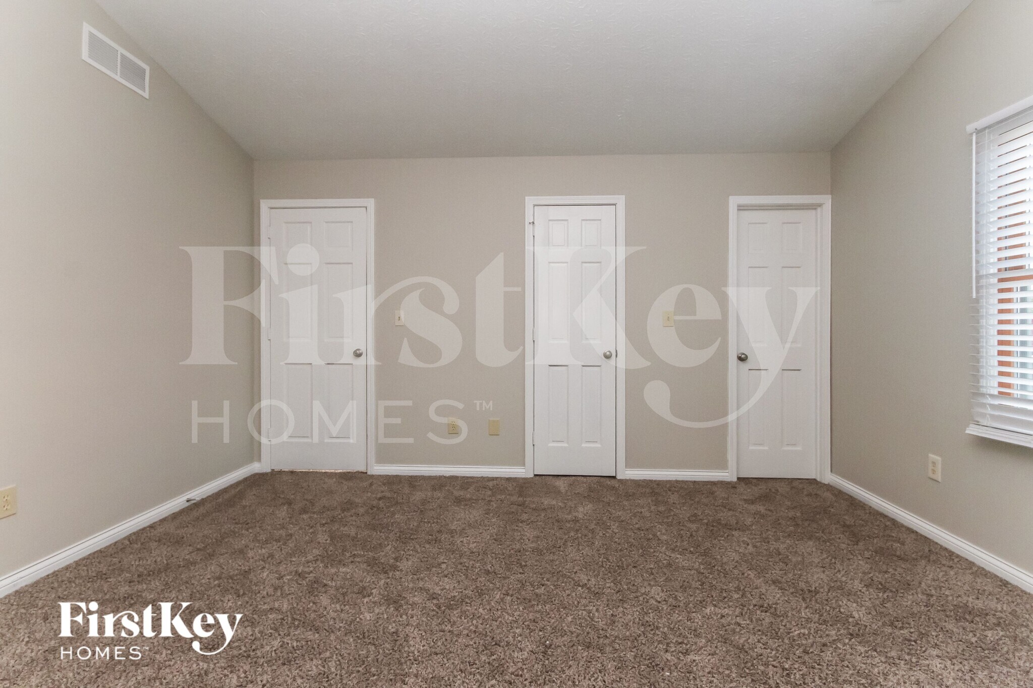 Building Photo - 458 Pebble Way