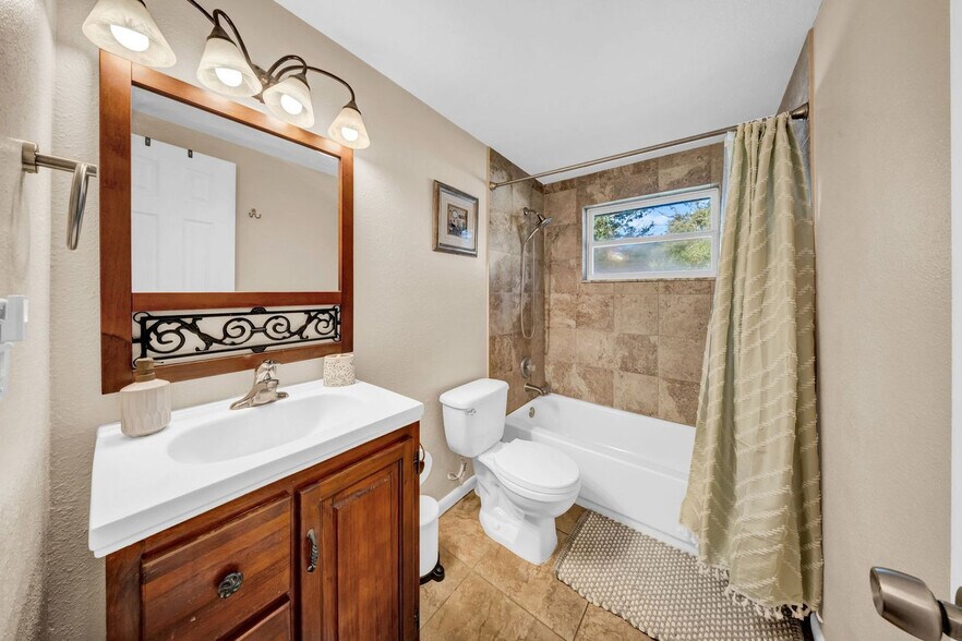 Building Photo - 779 34th St SE