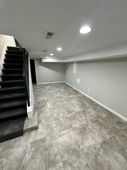 Building Photo - 1920 S Bonsall St