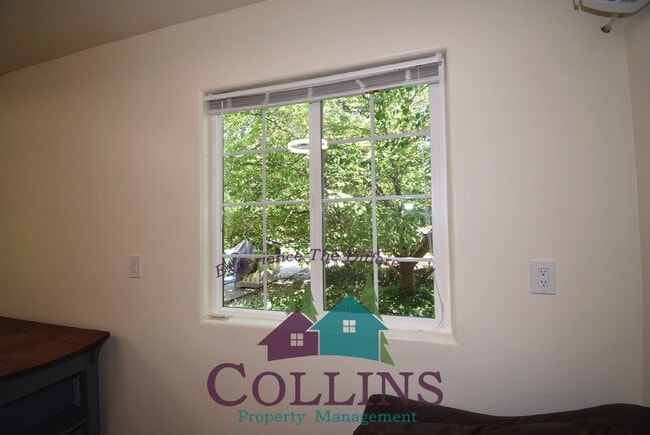 Building Photo - Top quality studio close to town