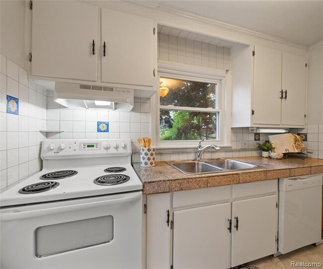 Building Photo - 2017 Harding Ave