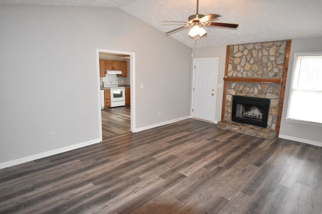 Building Photo - 6313 Applewhite Rd