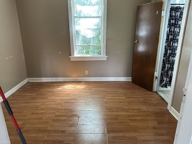 Building Photo - 2 br, 1 bath House - 1717 North Gale Avenue