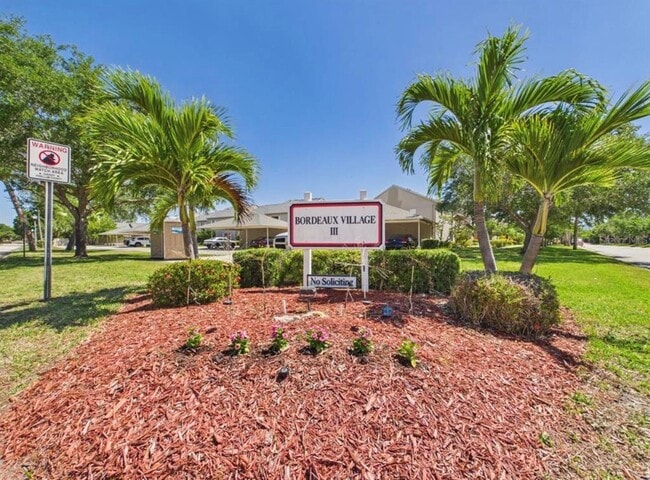 Building Photo - 2450 Pelican Ct