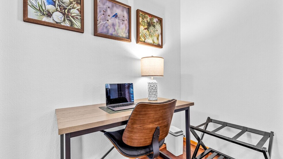 Building Photo - 210 Kiowa