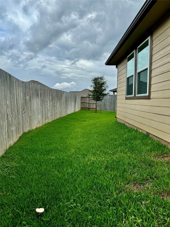 Building Photo - 2038 Myrtle Oak Ct