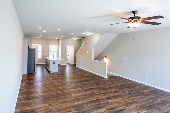 Building Photo - 3657 Princeton Ave