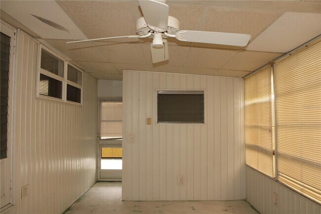 Building Photo - 204 50th Ave Dr W