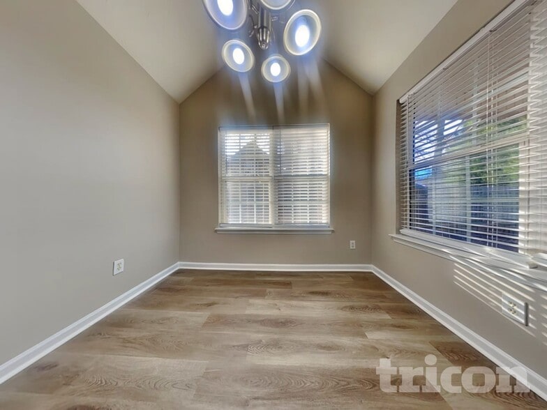 Building Photo - 845 Overlook Trail