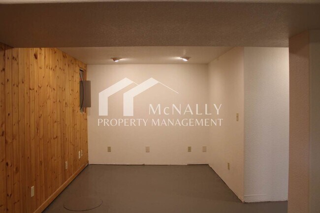 Building Photo - 508 N 11th St