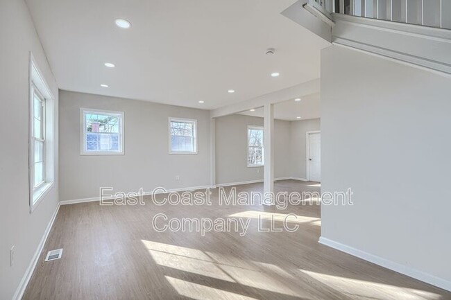 Building Photo - 4612 Schley Ave