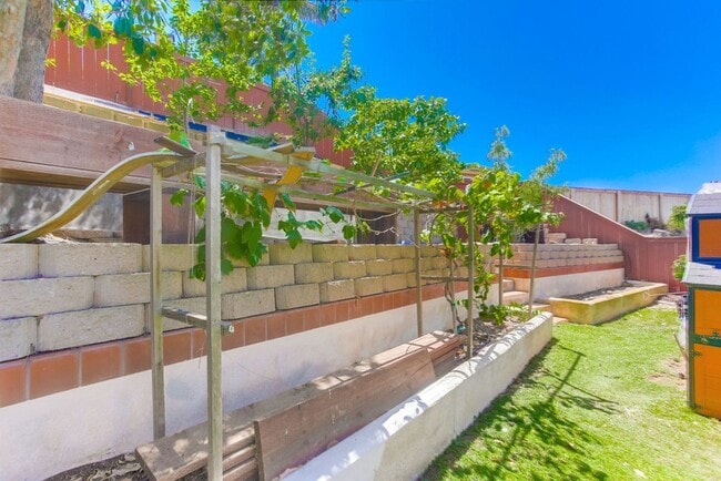 Building Photo - 10730 Carillon Ct