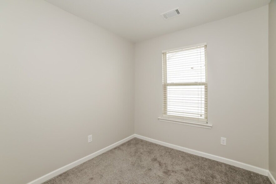 Building Photo - 9351 Opal Dr
