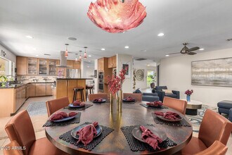 Building Photo - 2909 E Las Rocas Dr