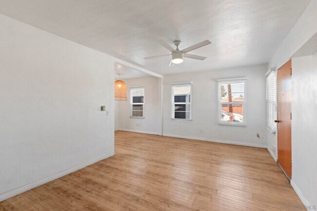 Building Photo - 2548 Violet St