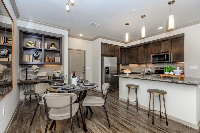 Building Photo - Your Dream Home – 6 Weeks Free!
