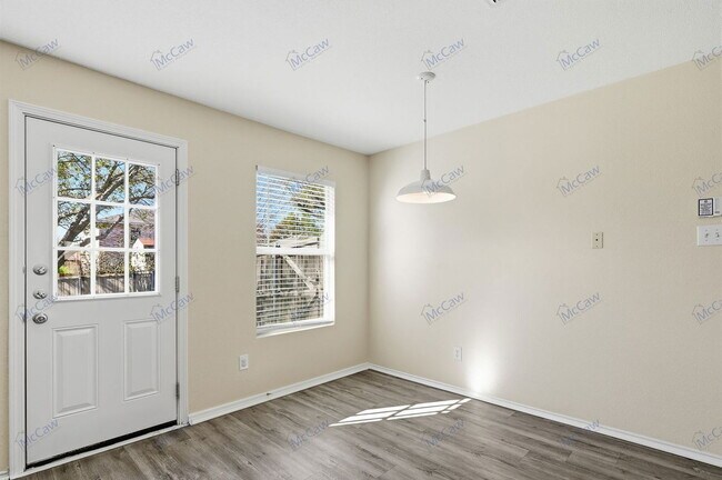 Building Photo - 2543 Barksdale Dr