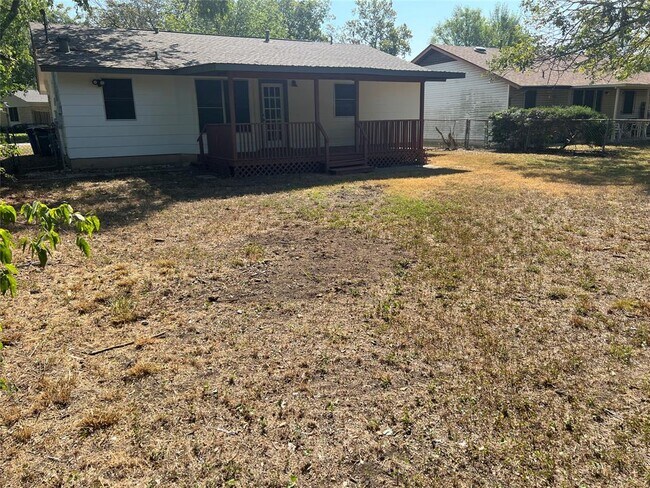 Building Photo - 8518 Woodstone Dr