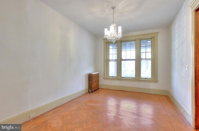 Building Photo - 1756 Park Rd NW