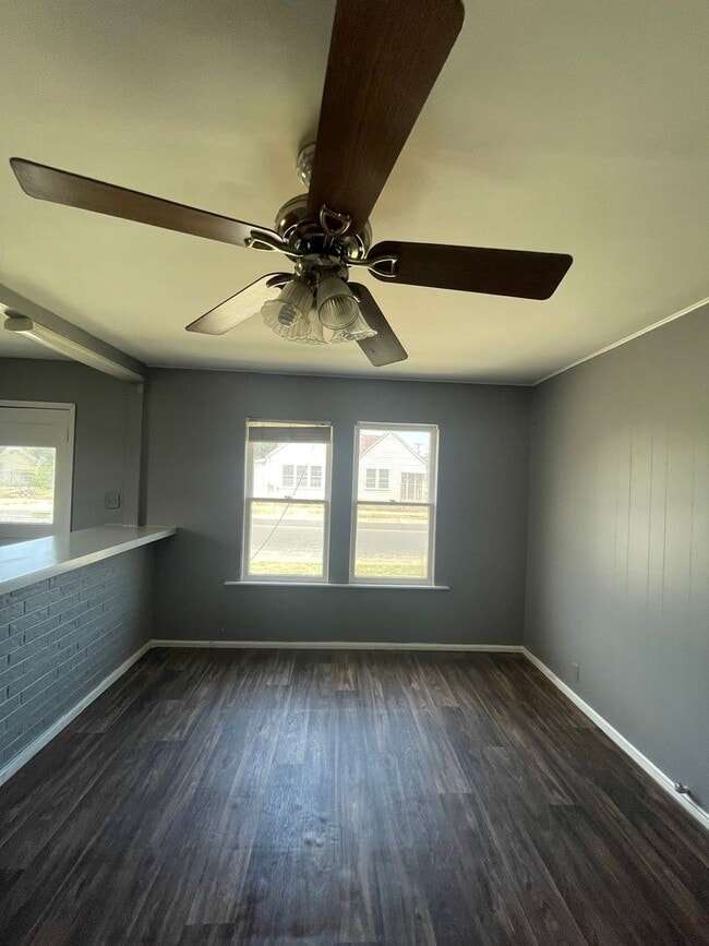 Building Photo - Corner Lot Home – Central City - Corpus Christi, TX