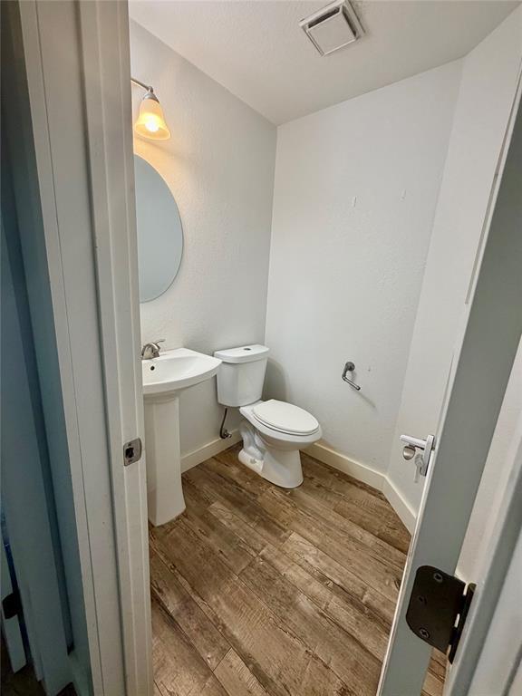 Building Photo - 17844 Park Valley Dr