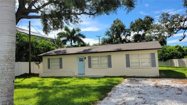 Building Photo - 3932 Sunshine Ave