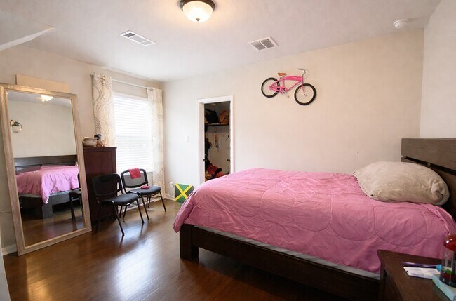 Building Photo - 6911 Twilight Elm Trace