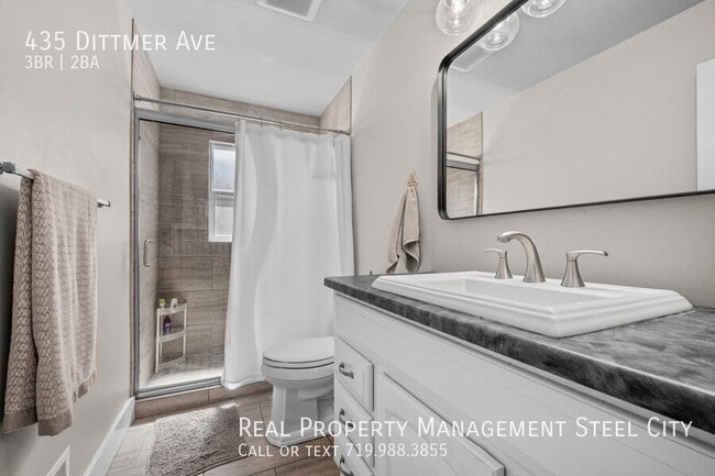 Building Photo - 435 Dittmer Ave