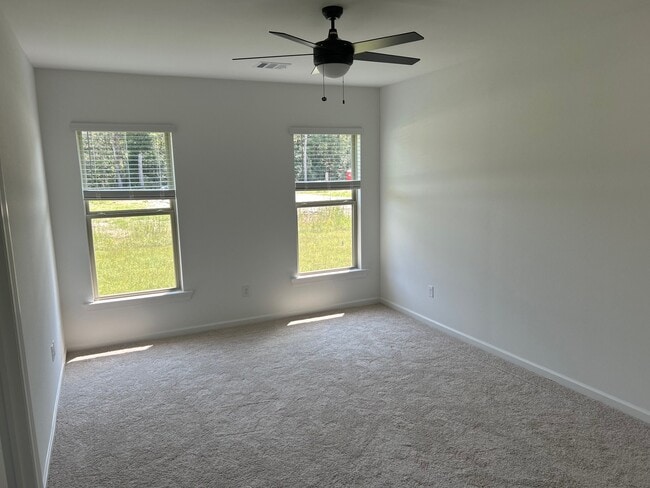 Building Photo - 41352 Rosewood Ln