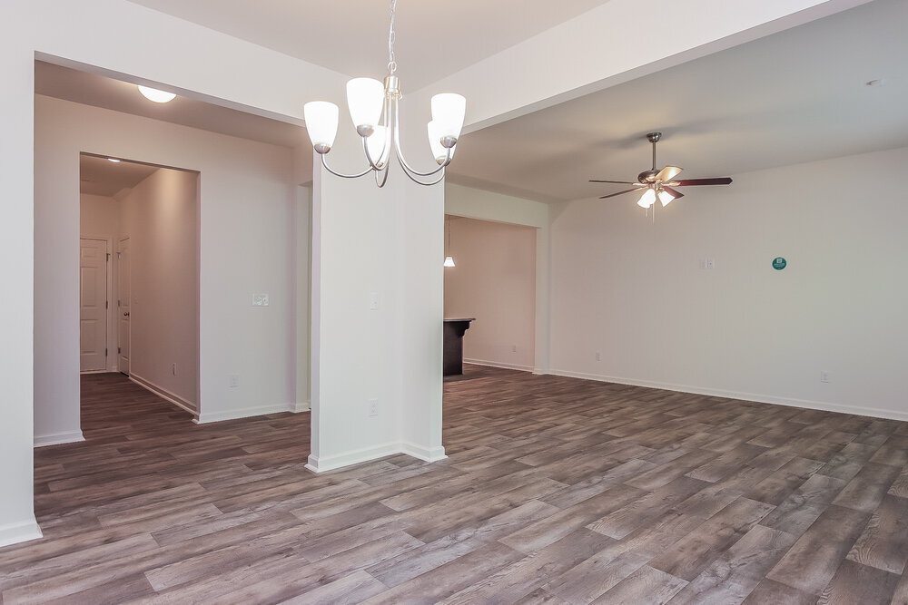 Building Photo - 559 Green Willow Cir