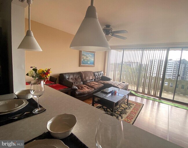 Building Photo - 6301 Stevenson Ave