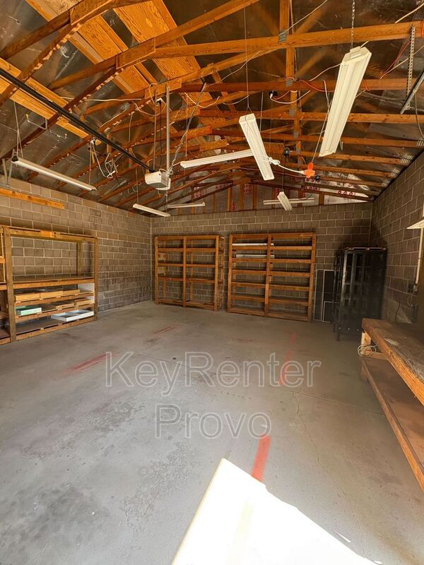 Building Photo - 494 N Emery Ave