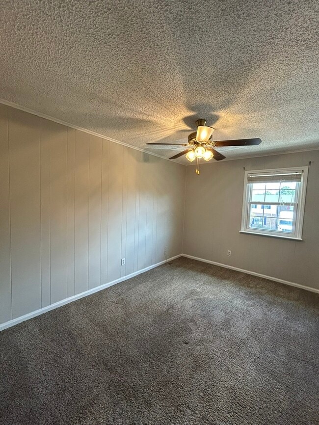 Building Photo - 4705 Leaf Crest Ct