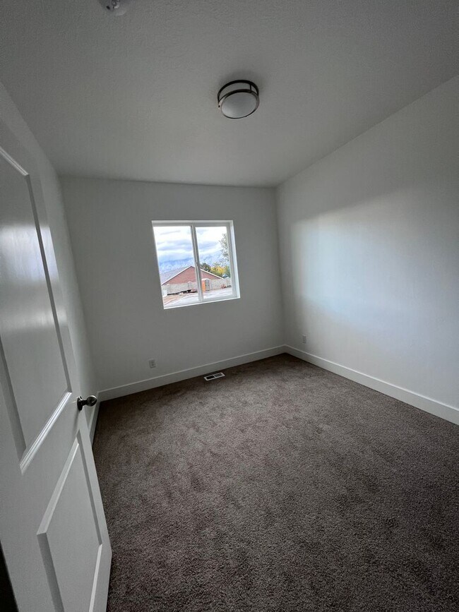 Building Photo - Beautiful South Jordan Home for rent!