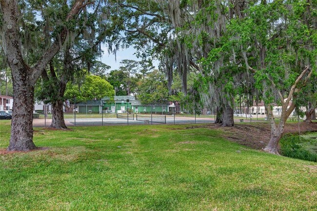 Building Photo - 1567 SE 27th St