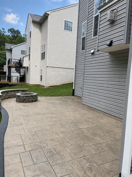Building Photo - 7412 Pensacola Pl