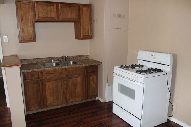 Building Photo - 3014 Richmond Ave