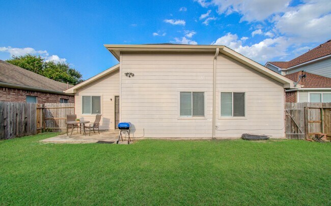 Building Photo - 19943 Black Pearl Ct