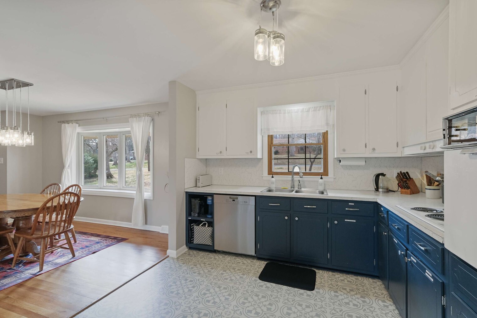 Building Photo - 5110 Pine Trail Dr