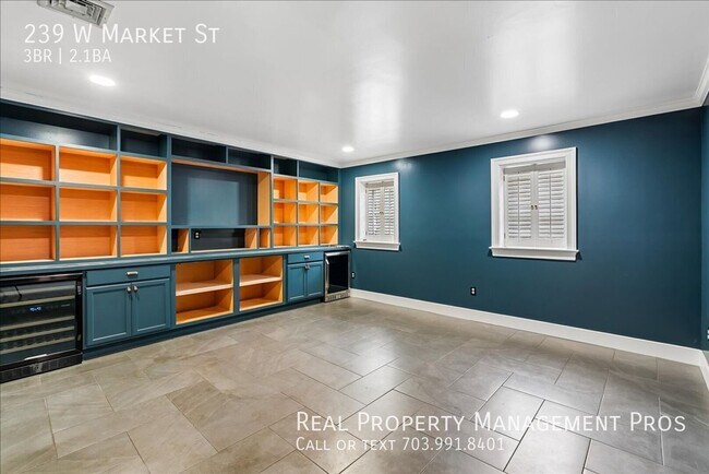 Building Photo - 239 W.Market Street