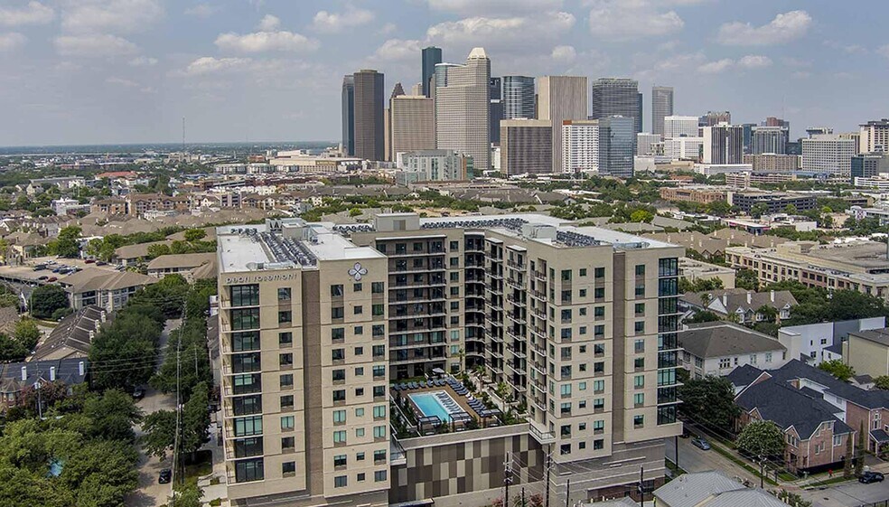 Building Photo - 2727 Albany St