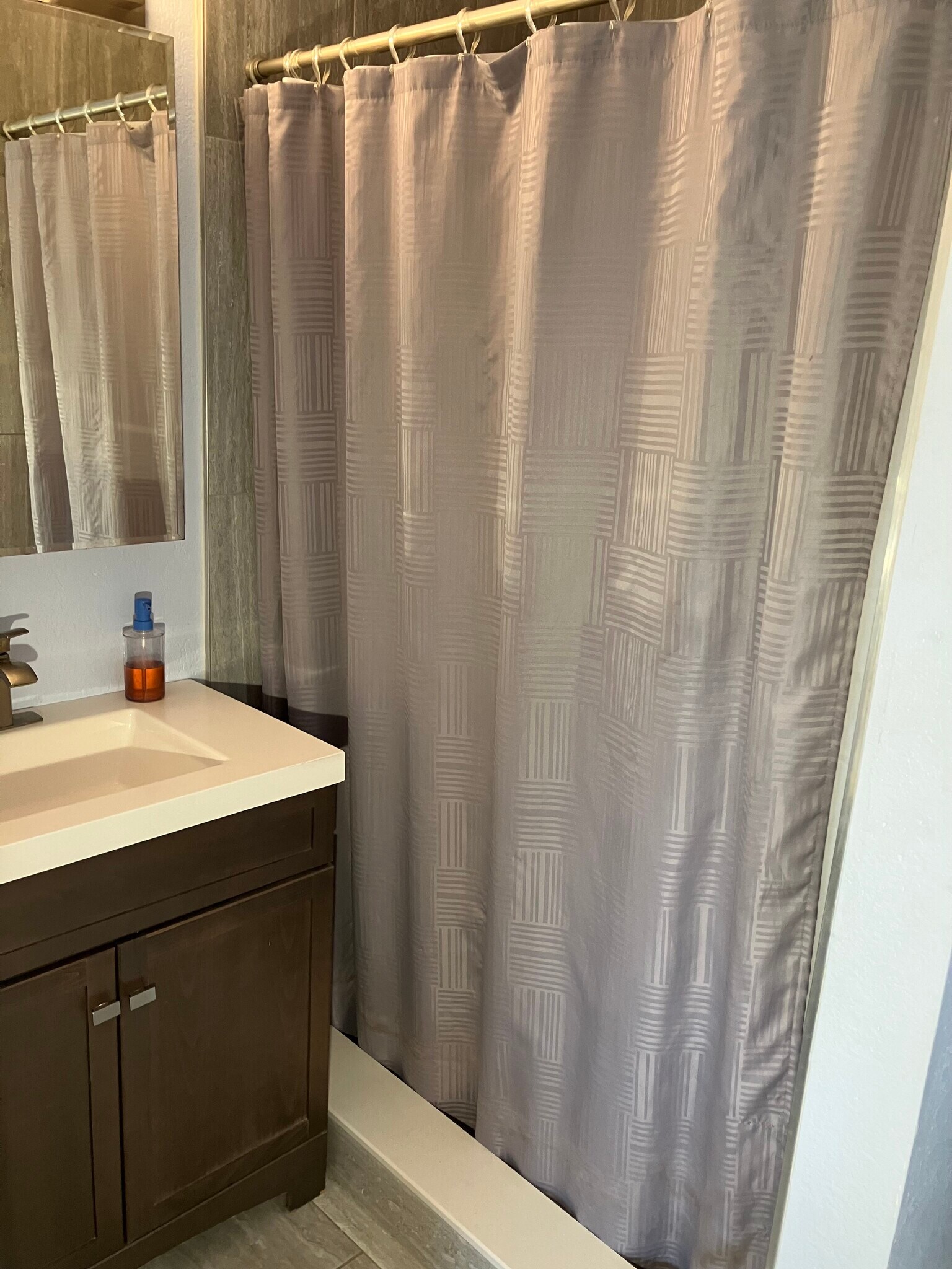 Bathroom - 2624 NE 1st Ave