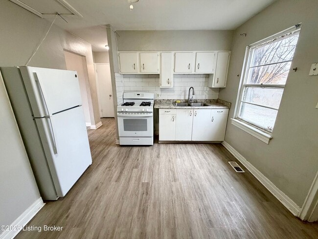 Building Photo - 6509 Evangeline Ave