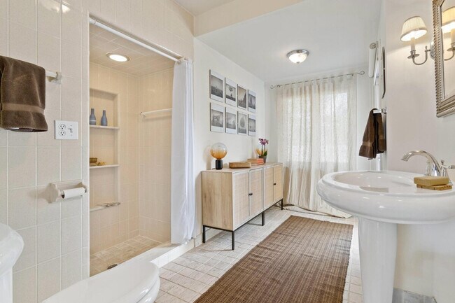 Building Photo - 3399 70th Ln N