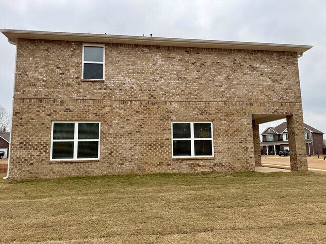 Building Photo - New Construction and over 3,500 of square footage!