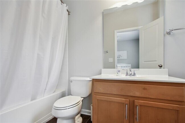 Building Photo - 2641 Portbury Place Northeast