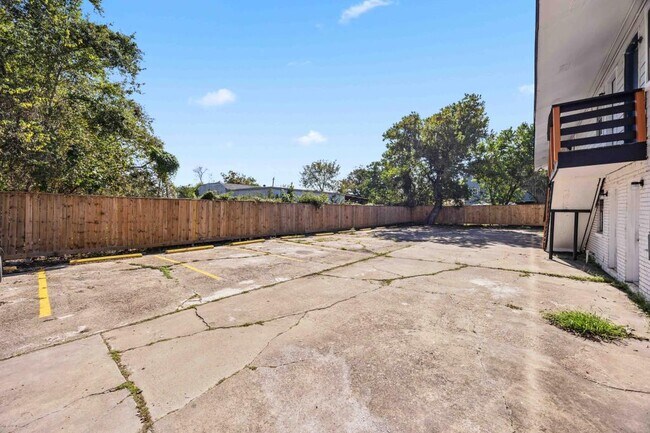 Building Photo - 6811 Del Rio St