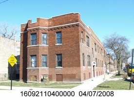 Building Photo - 634 N Lamon