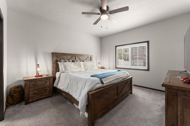 Building Photo - 4500 E Whisper Ridge Pl